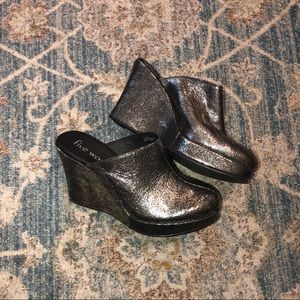 Five Worlds Mules